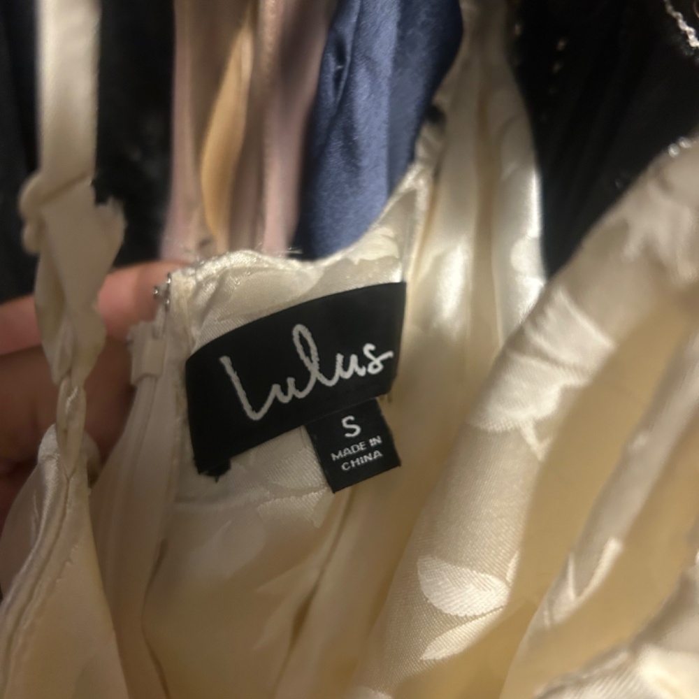 Cream satin dress - Picture 2 of 5